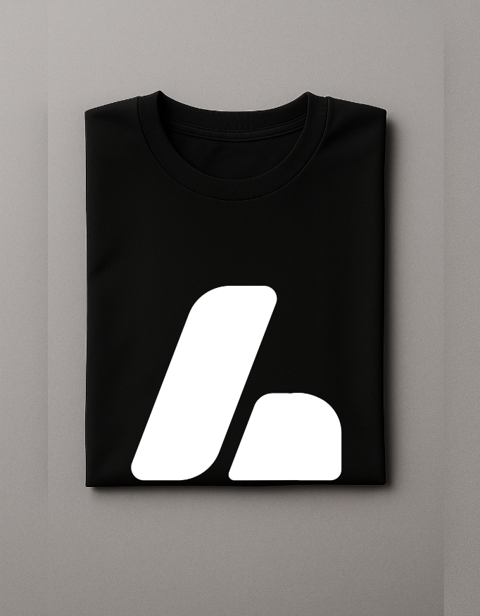 Lenor Minimal White L Logo T-Shirt